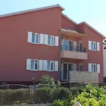 Apartmán Pinta Mit Grossem Garten By Interhome
