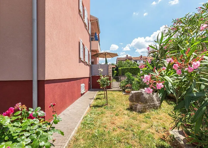 Apartment Pinta Mit Grossem Garten By Interhome *