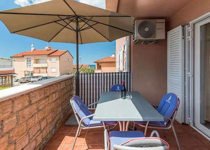 Pinta Mit Grossem Garten By Interhome Dajla