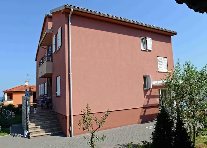 Pinta Mit Grossem Garten By Interhome Apartment Dajla