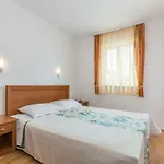 Apartament Pinta Mit Grossem Garten By Interhome