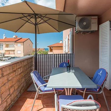 Pinta Mit Grossem Garten By Interhome Dajla