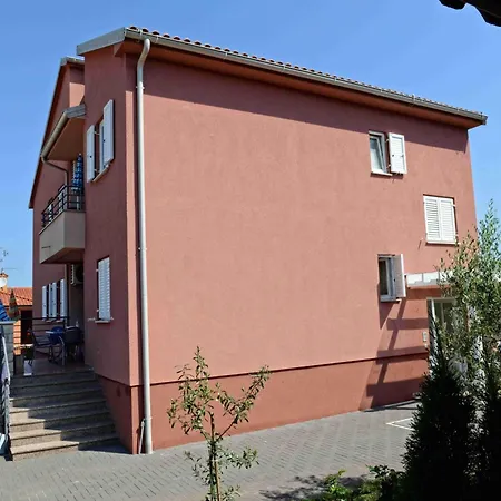 Pinta Mit Grossem Garten By Interhome Apartment Dajla