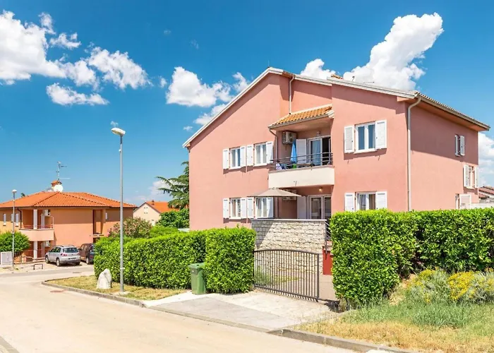 Apartment Pinta Mit Grossem Garten By Interhome Dajla