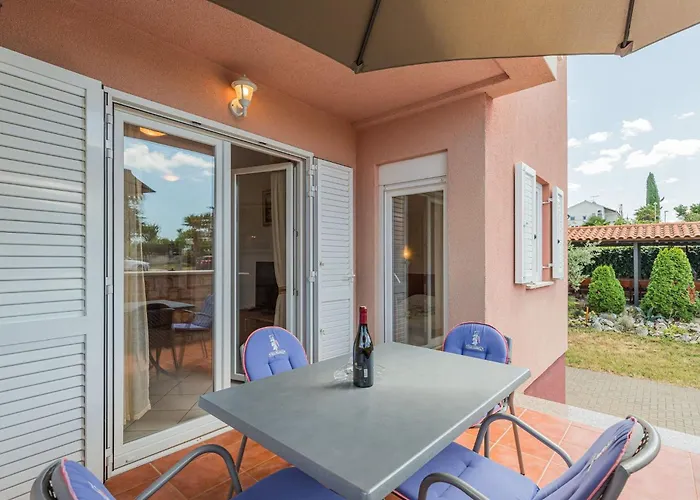 Pinta Mit Grossem Garten By Interhome *